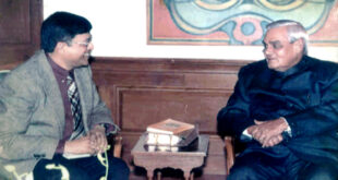 Prof. Rajiv K Saxena, meeting the Prime Minister Shri Atal Bihari Vajpayee